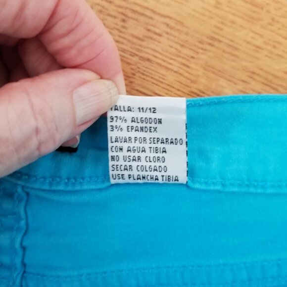 Nell Jeans Stretchy Shorts w/Button & Zipper Closure & Front Snap-close Pockets - Picture 10 of 10